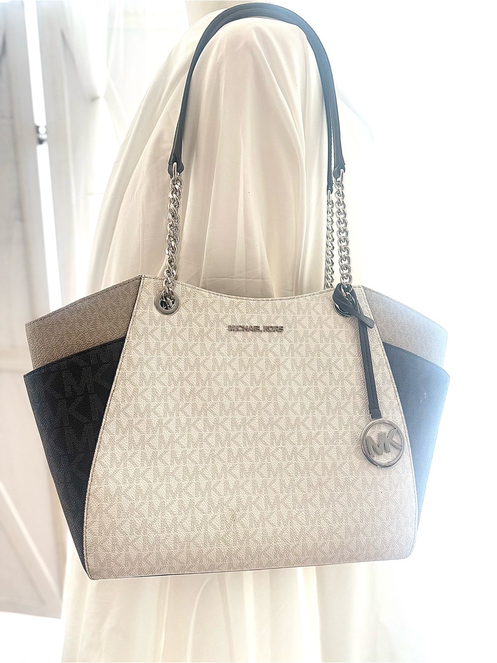 Michael Kors Cream and Black Logo Tote Bag - Picture 3 of 9